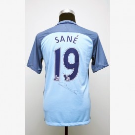 ザネ直筆サイン入りマンチェスターC16/17ホームユニフォーム | THE DUGOUT