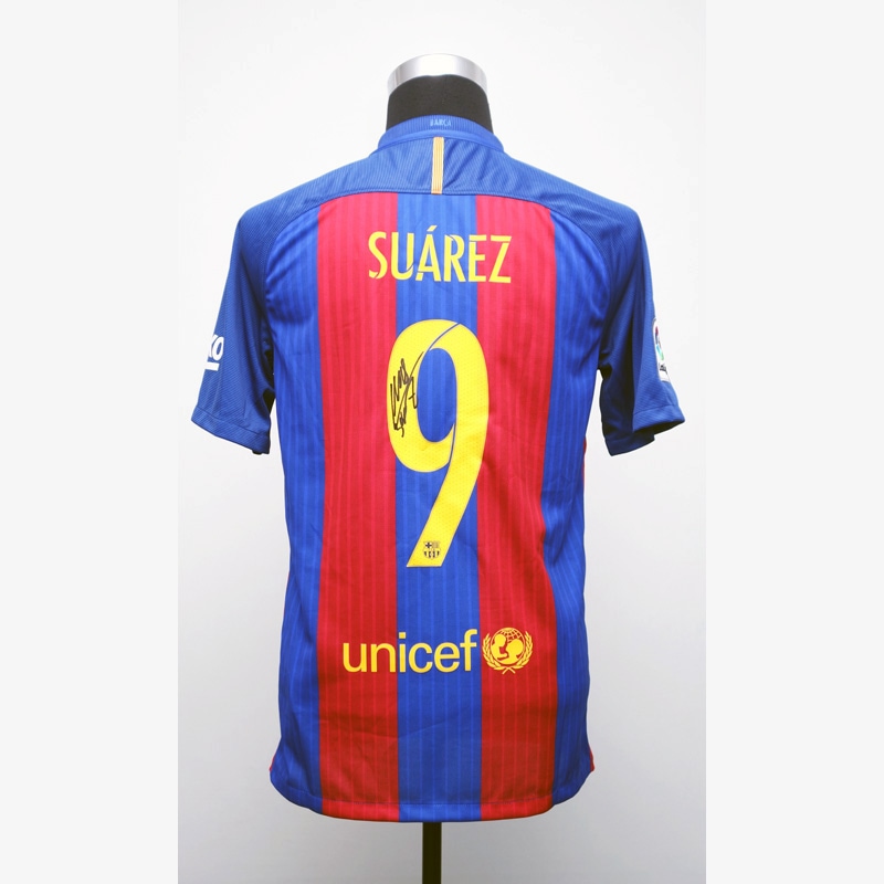 スアレス直筆サイン入りバルセロナ16/17ホームユニフォーム | THE DUGOUT