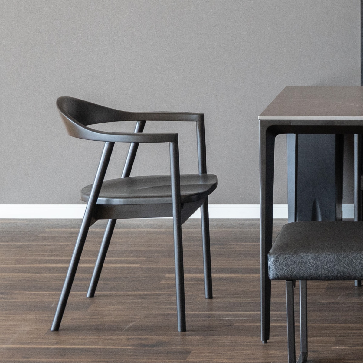 座面高44］ダイニングチェア 黒 アームチェア