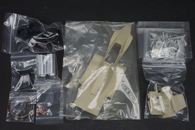 1/20 スタジオ27 SV2002 サンダーボルトSV11 日本GP Multimedia Kit