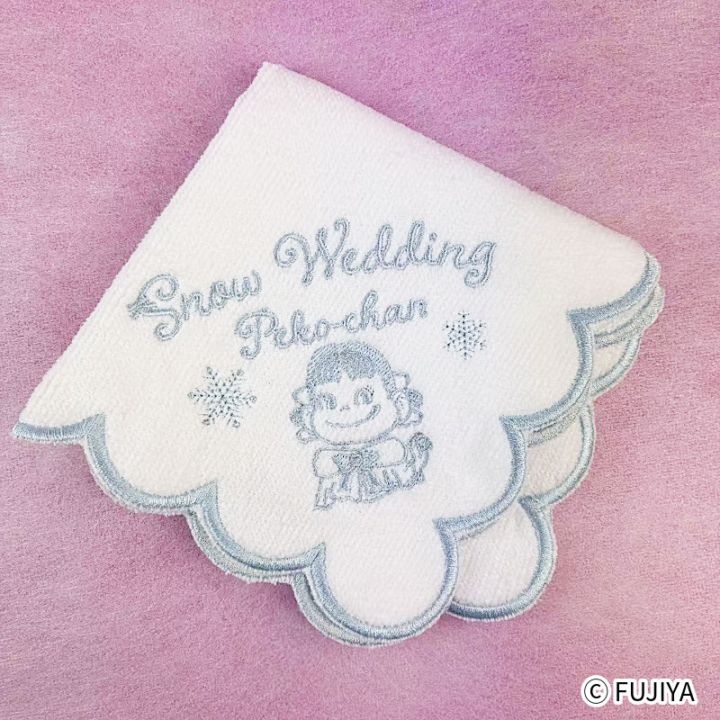 純白のウェディングペコちゃん スカラップハンカチタオルの通販