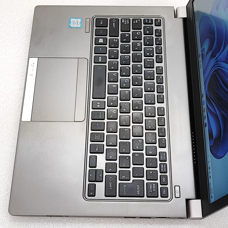 薄型 軽量 中古ノートパソコン 東芝 dynabook R63/J Windows11 Pro