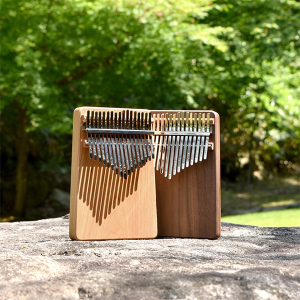 Kalimba Solid」天然木の温もりと癒しの音色。スタイリッシュに仕上げ