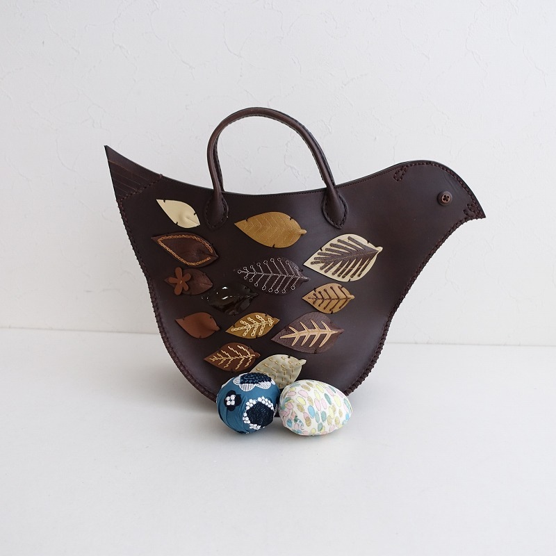 minä perhonen 鳥のブローチ 水牛の角 ☆ minä perhonen 鳥のブローチ