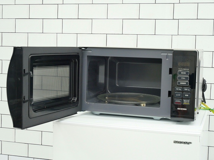 アイリスオーヤマ製2023年式中古電子レンジ PMB-T178-B