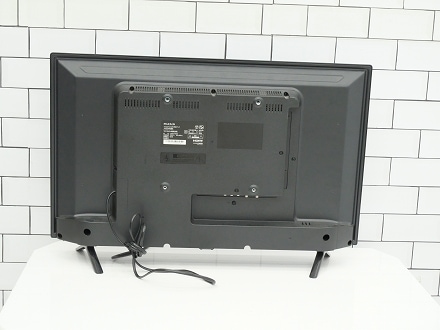 MAXZEN製/年式不明 32型地上・BS・110度CSデジタルハイビジョンLED液晶
