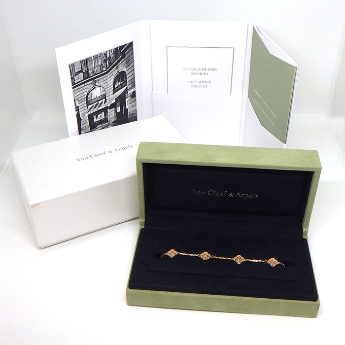 極美品 ヴァンクリーフ&アーぺル ブレスレットケース 空箱 現行品