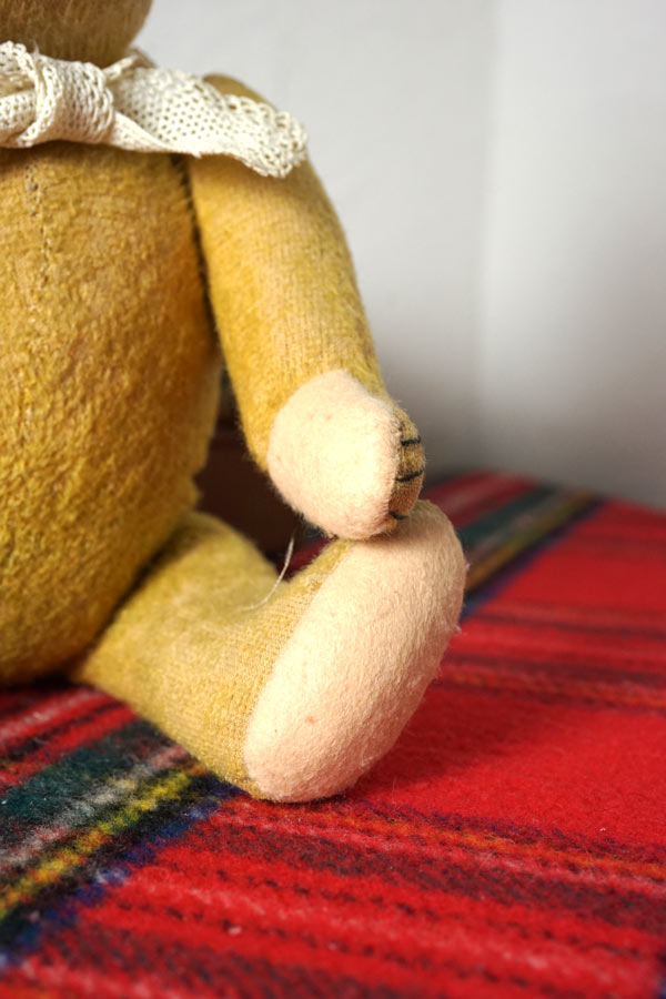 ドイツのシュタイフスタイルのシューボタンアイのアンティークベア