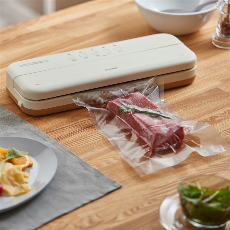 アイリスオーヤマ】真空パック機 コードレスタイプ VPF-C50 アイボリー