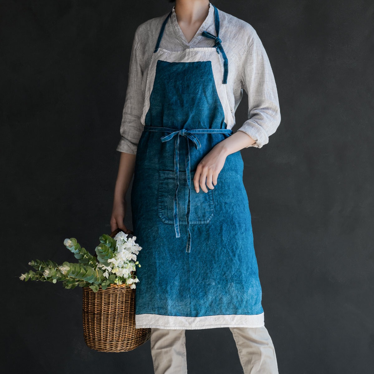 ベルトッツィ フルエプロン _ ピエノ インダコスクーロ