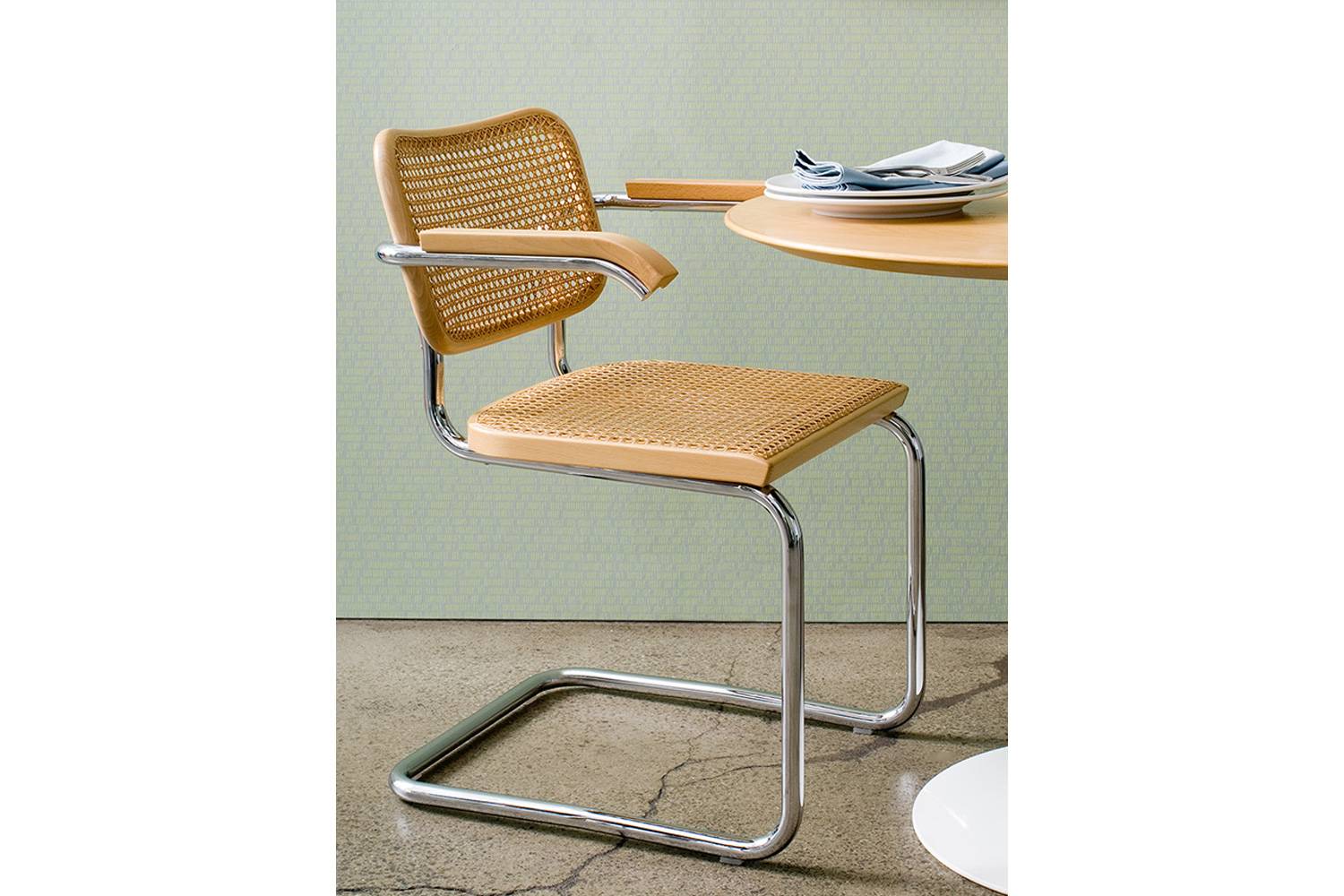 ブロイヤー コレクション チェスカチェア アームチェア 籐張りの通販