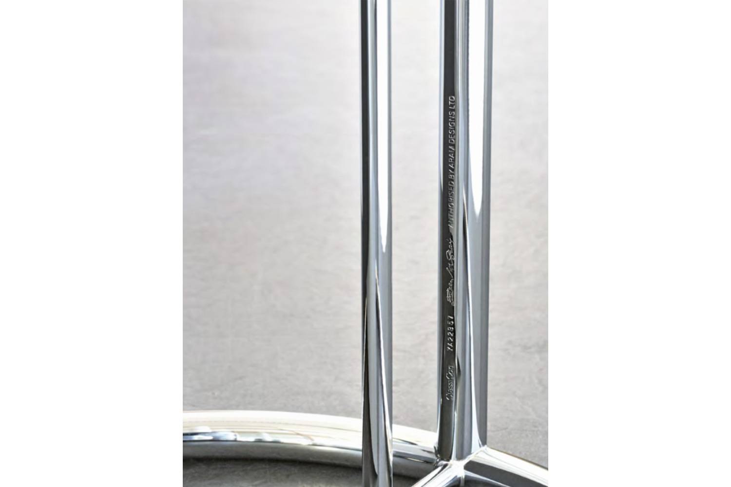 アジャスタブルテーブル E1027の通販 | 家具・インテリア通販 MAARKET