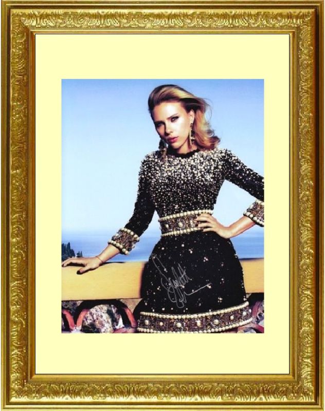 スカーレットヨハンソン シリアルナンバー入り 歴代最高の興行収入を