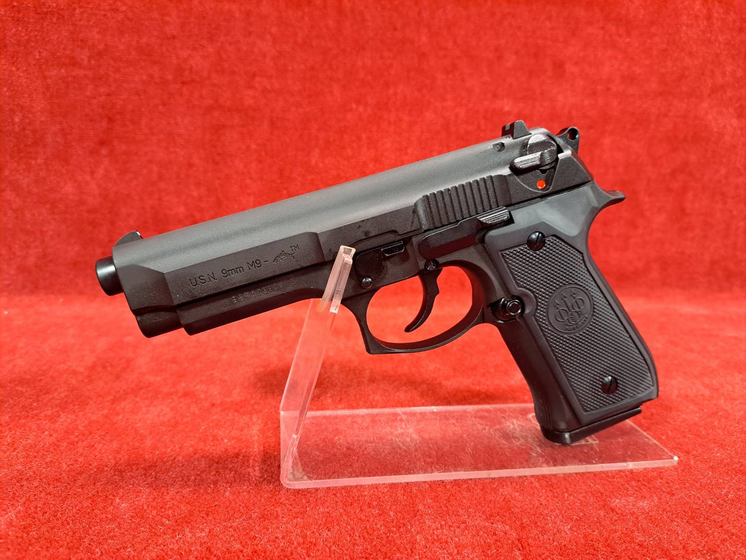 店内全品5％OFFクーポン】マルシン 発火型モデルガン U.S.N 9mm M9