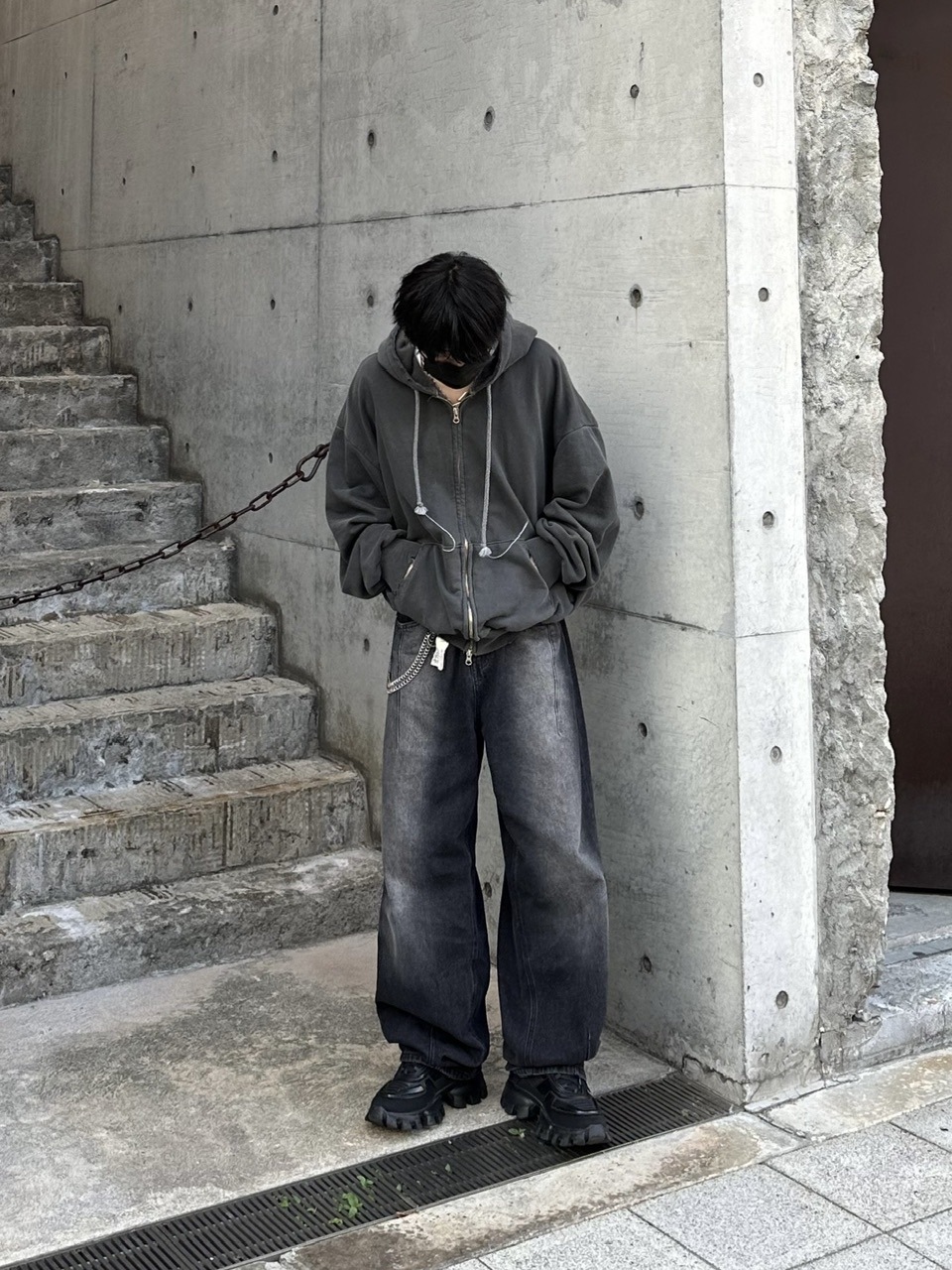 大阪店WEB限定受注制【Chikashitsu +】damage zip up hoodie (3color