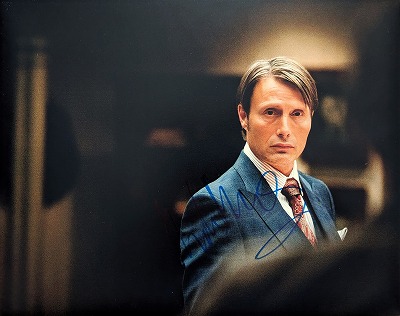 マッツ・ミケルセン 直筆オートグラフ（大判） | オートグラフ（直筆