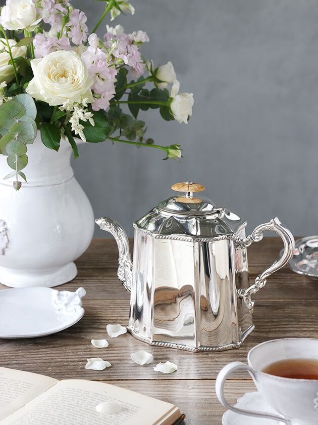 Royal Familyシルバーティーポット - サラグレース