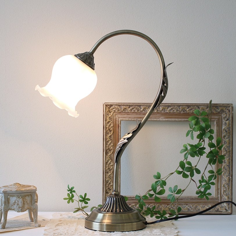 シェリートライフル |照明・シャンデリア,テーブルランプ |デザイン