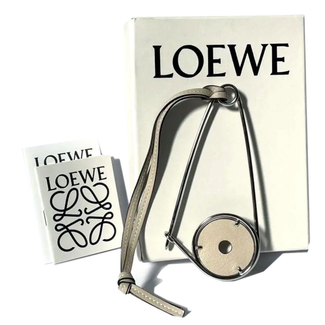 LOEWE ロエベ メカノピン ブローチ MECCANO PIN グレージュ シルバー