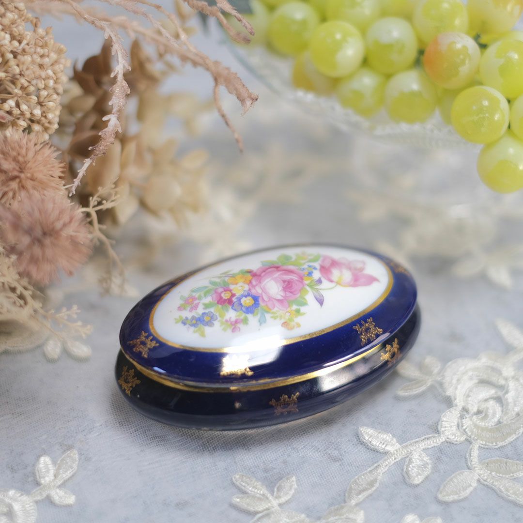 アンティーク小物入れ LIMOGES(リモージュ) フランス 陶器のケースの