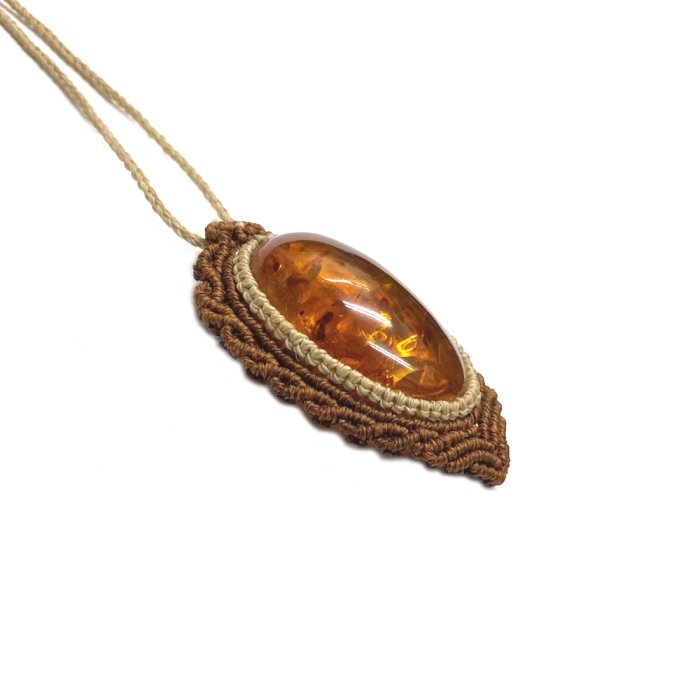 天然石 アンバー 琥珀 マクラメ編み 紐編み ネックレス（2450）｜創作