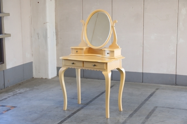 Lynn Hollyn(リンホーリン) - 中古家具のmaru（株式会社モーベルマン）