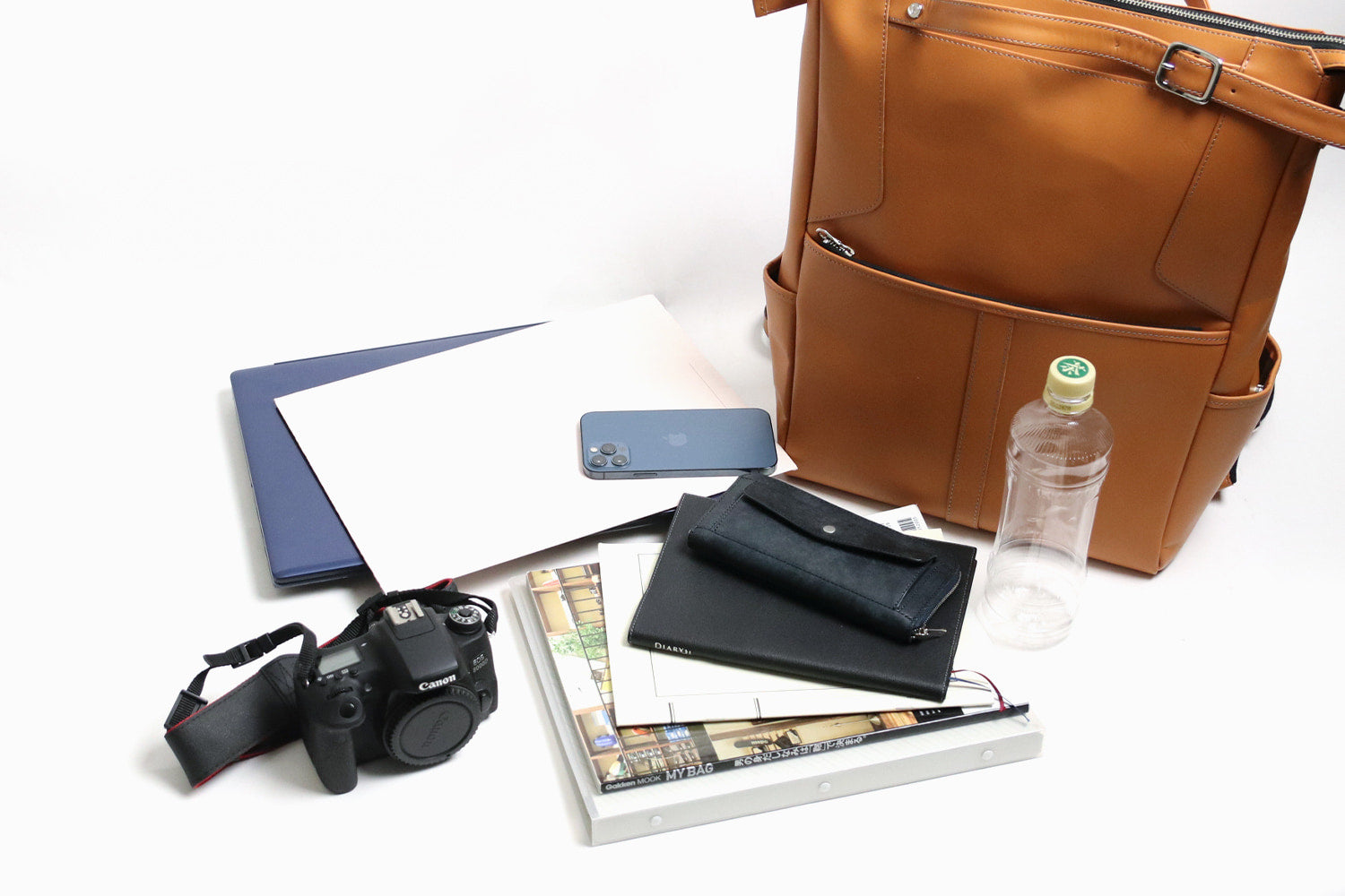 JYO ARVINISTA DRISS 後ろ姿が決まる洗練されたデザイン。しっとりした