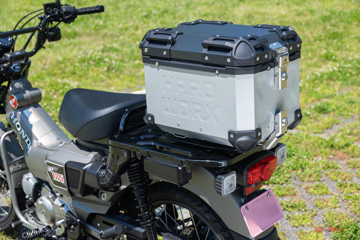 スタイリッシュなだけじゃないタフ&ハードに荷物を守る【HARD WORX