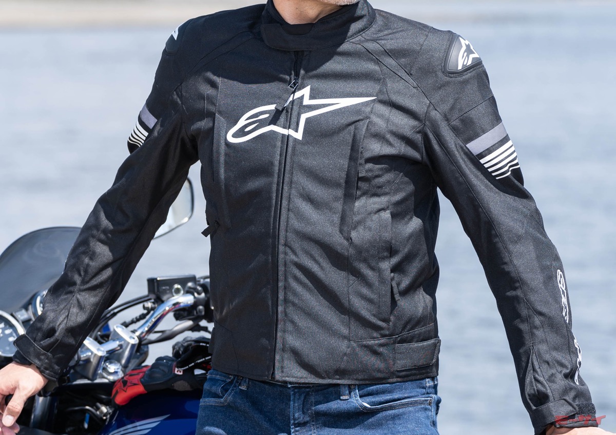 アルパインスターズ「T-GP X ウォータープルーフジャケット アジア」は
