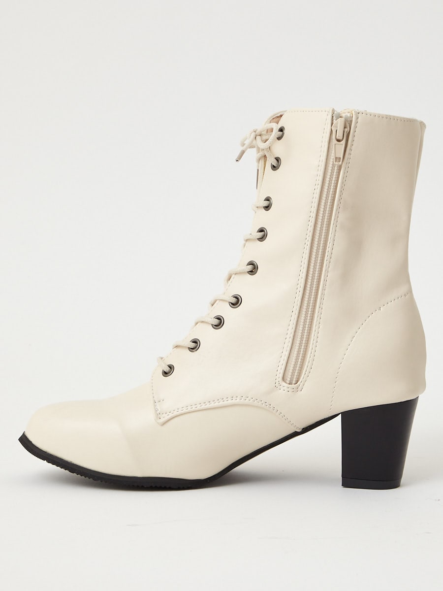 ラスト1点】編み上げブーツ(M オフホワイト): ふりふ ｜ミマツグループ