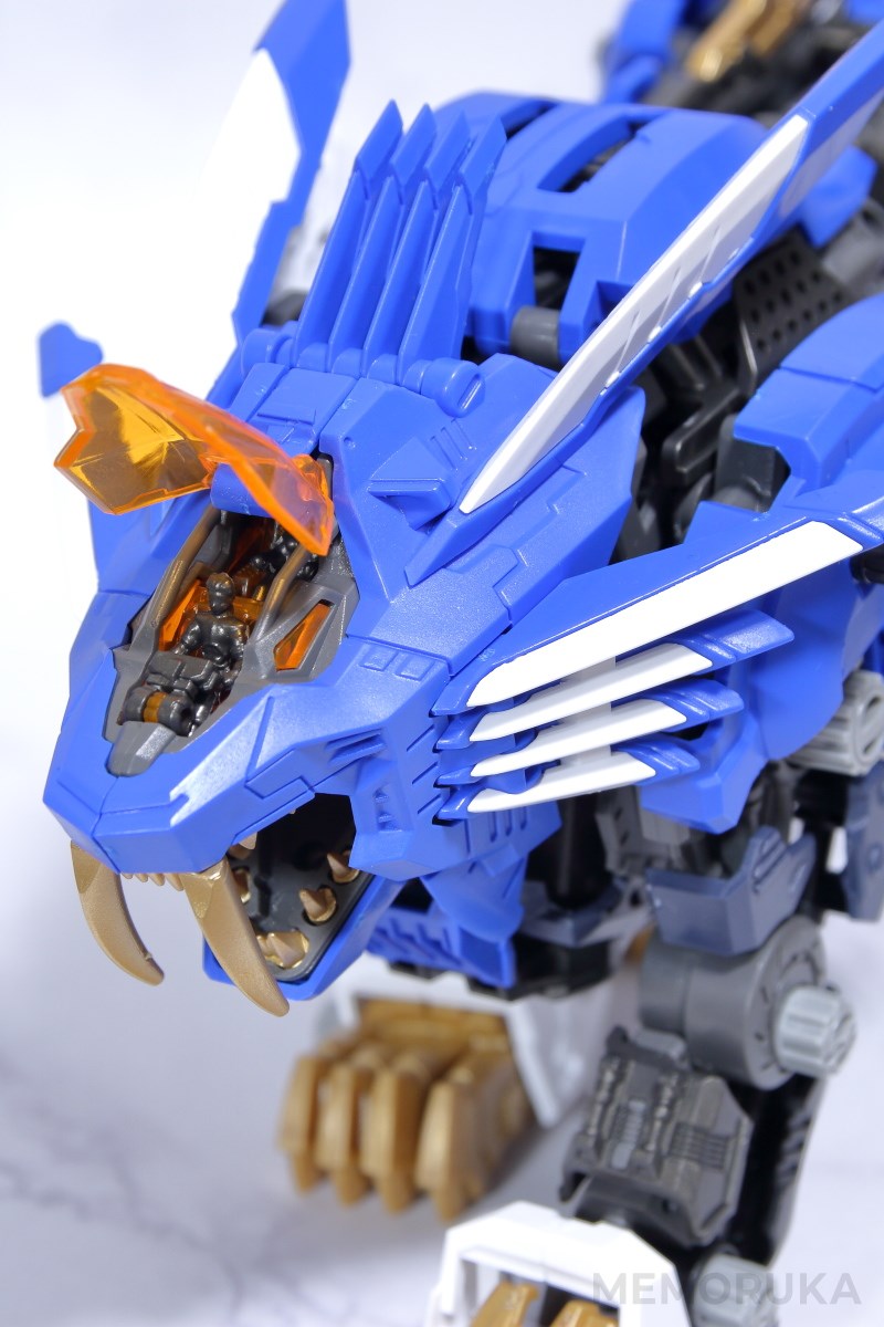 AZ-01「ブレードライガー」レビュー。本家トミー版ゾイドの再始動を