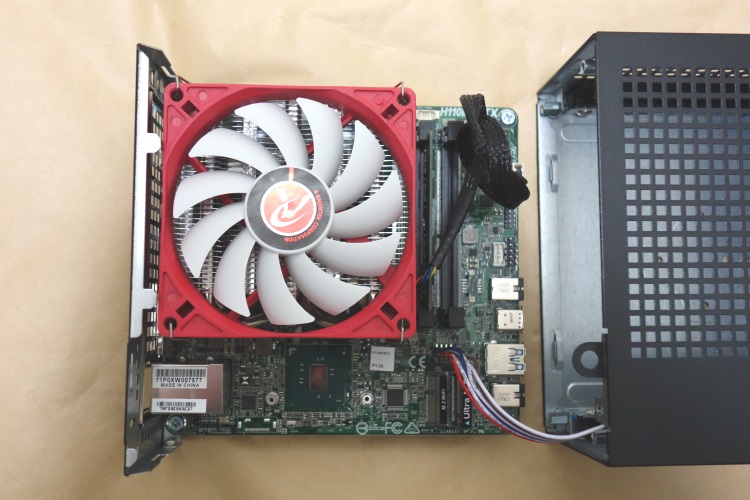 Mini-STXベースの格安ベアボーンPC ASRock Desk Mini 110/B/BBの