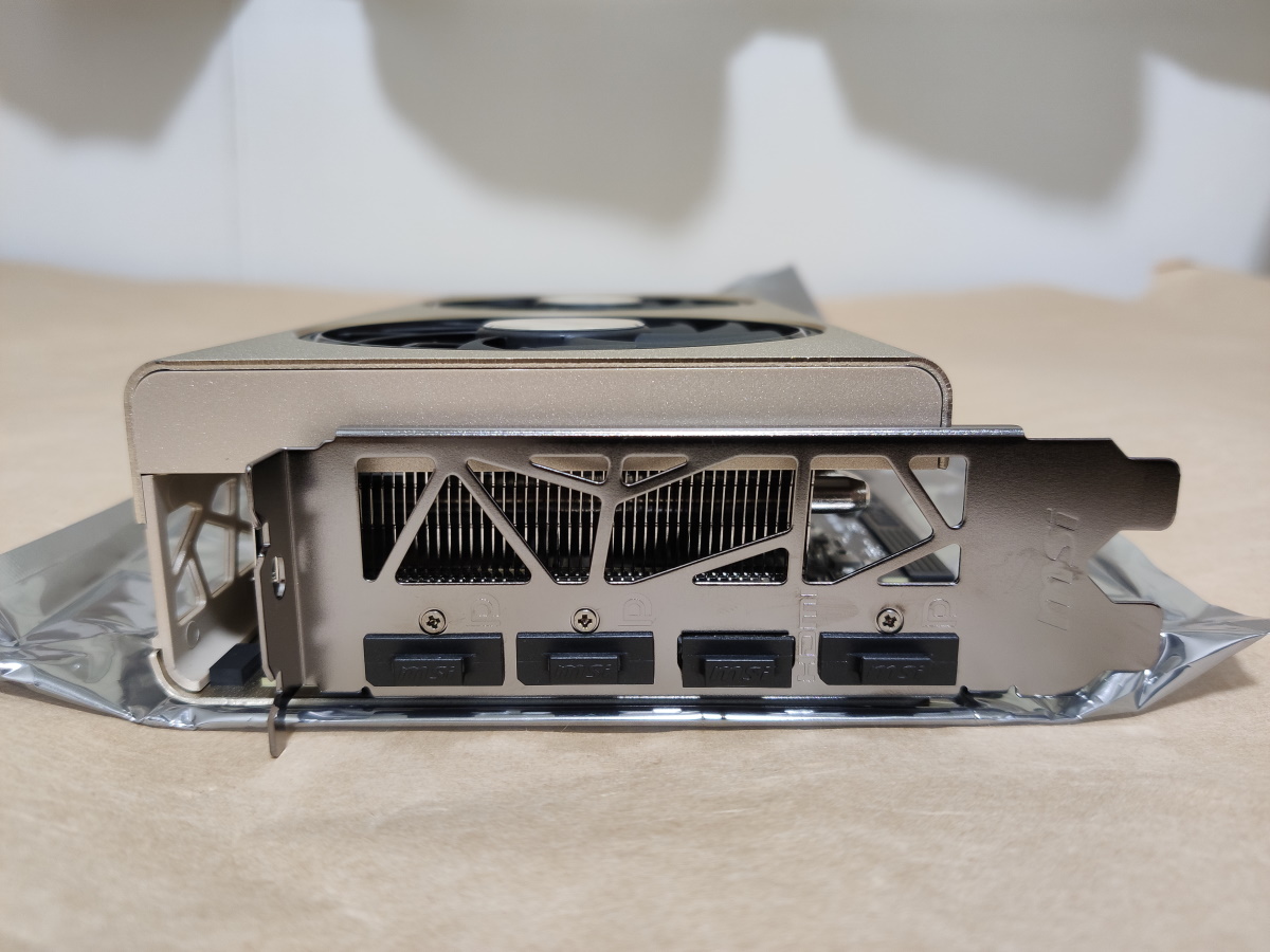 MSI Radeon RX 5700 XT EVOKE OCのレビュー！PCIe4.0対応のビデオ