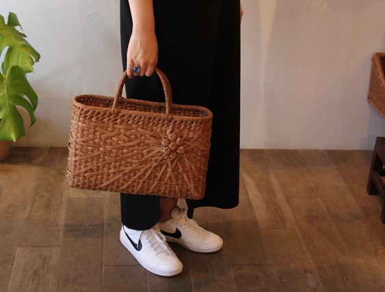 かご・バスケット・雑貨 - menui | 【山ぶどう かごバッグ 花編み流し