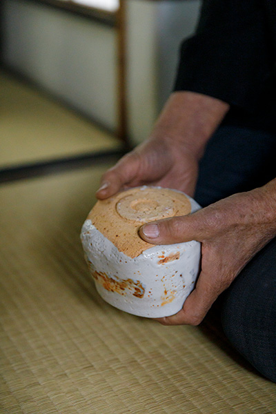 辻村史朗さんに “酒場”で 学ぶ 名碗の勘どころ「志野茶碗」（前編）