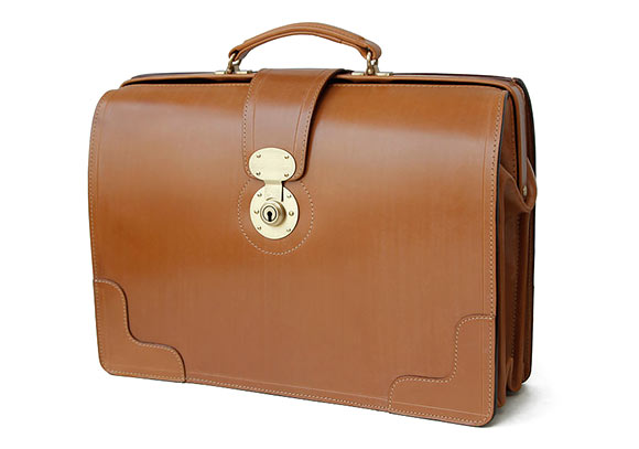 ホワイトハウスコックスの定番アイテム・革の種類・年齢層【徹底解説