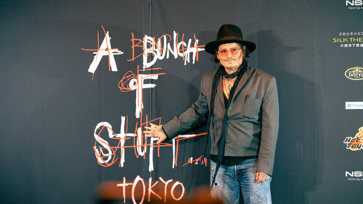 ジョニー・デップの内的世界を旅する没入型展覧会が高輪ゲートウェイで開催