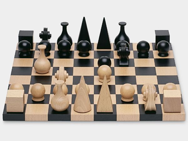 MoMA DESIGN STORE」に、マン・レイがデザインしたというチェスセット