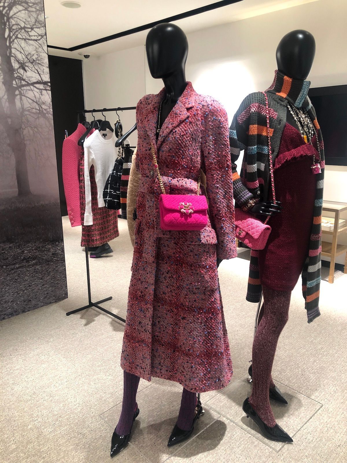 永遠のアイコン「ツイード」が主役！シャネル 2022-23年秋冬の展示会