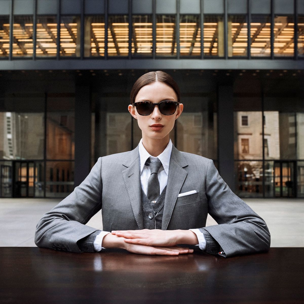 トム ブラウンがアイウェアの新作を発売。デイリーユースに相応しい