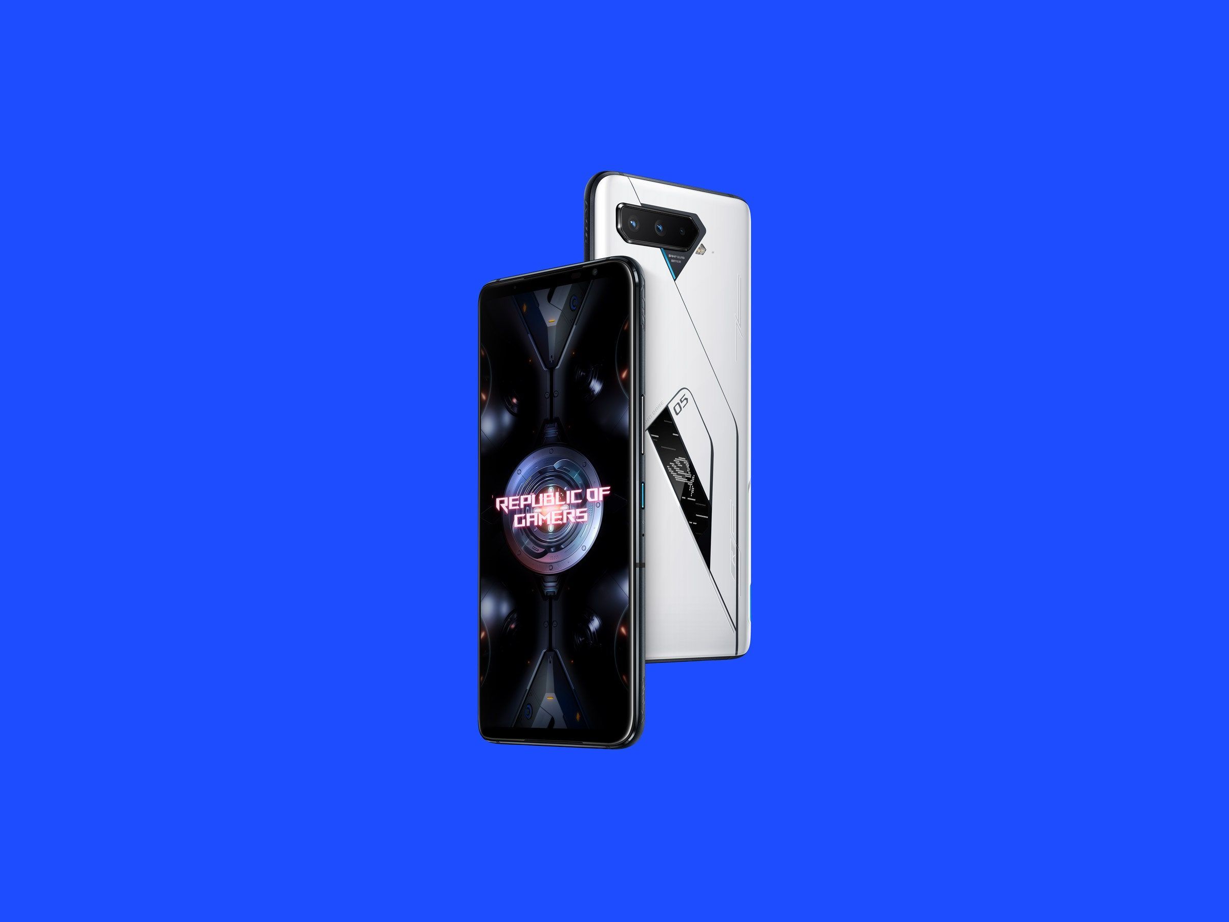 ASUSのゲーミングスマートフォン「ROG Phone 5」は、モバイルゲーム