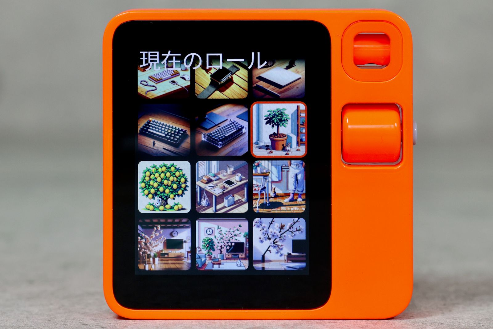 rabbit r1」日本語版レビュー：実用的ではないが“未来”を体感できる