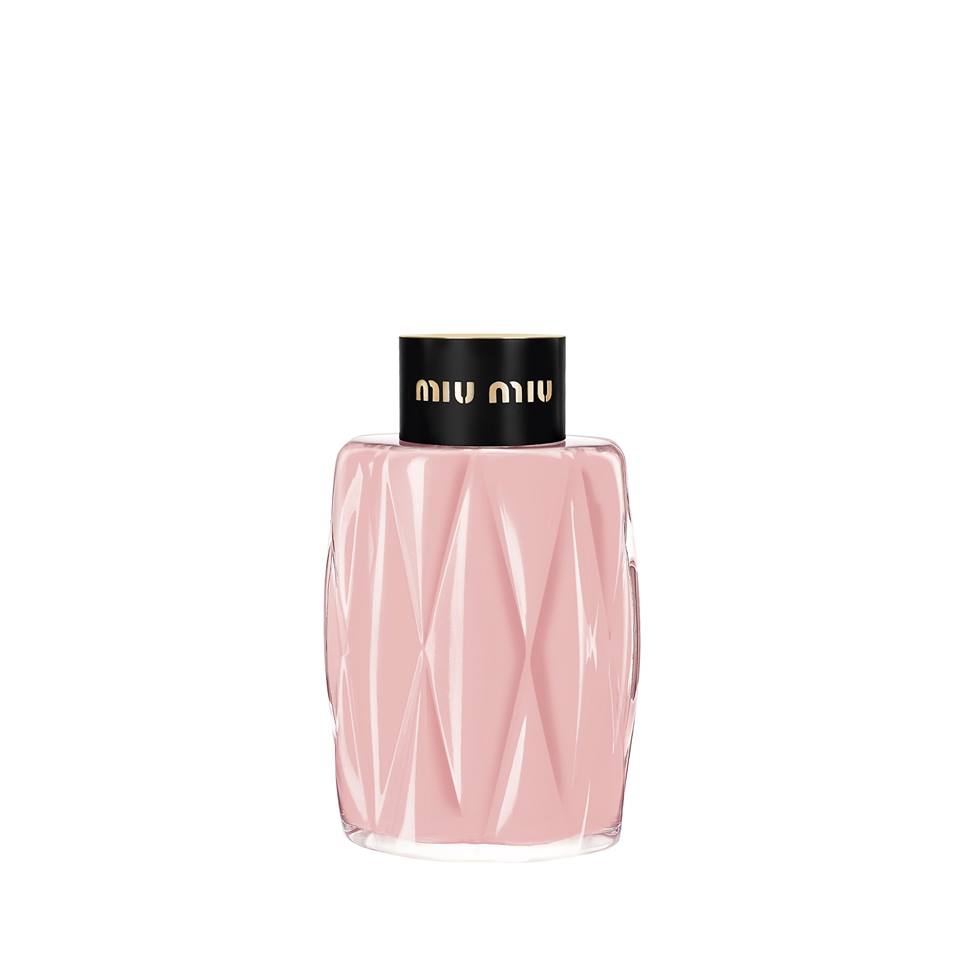 ミュウミュウ」香水に新ライン「ツイスト」が登場 エル・ファニングが