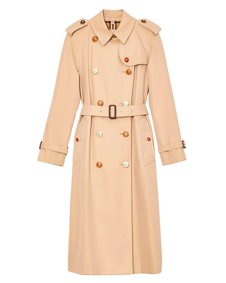 バーバリー」がトレンチコートのボタンを付け替えられるパーソナライズ