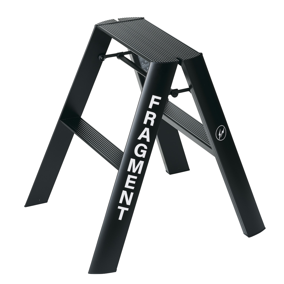 藤原ヒロシの「フラグメント デザイン」が脚立でコラボ 専業メーカー