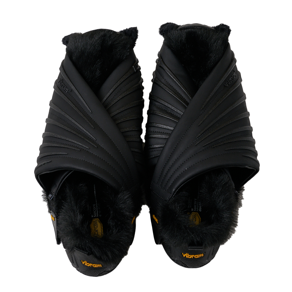 ダブレット」×「スイコック」×“ビブラム フロシキ”のコウモリ靴で