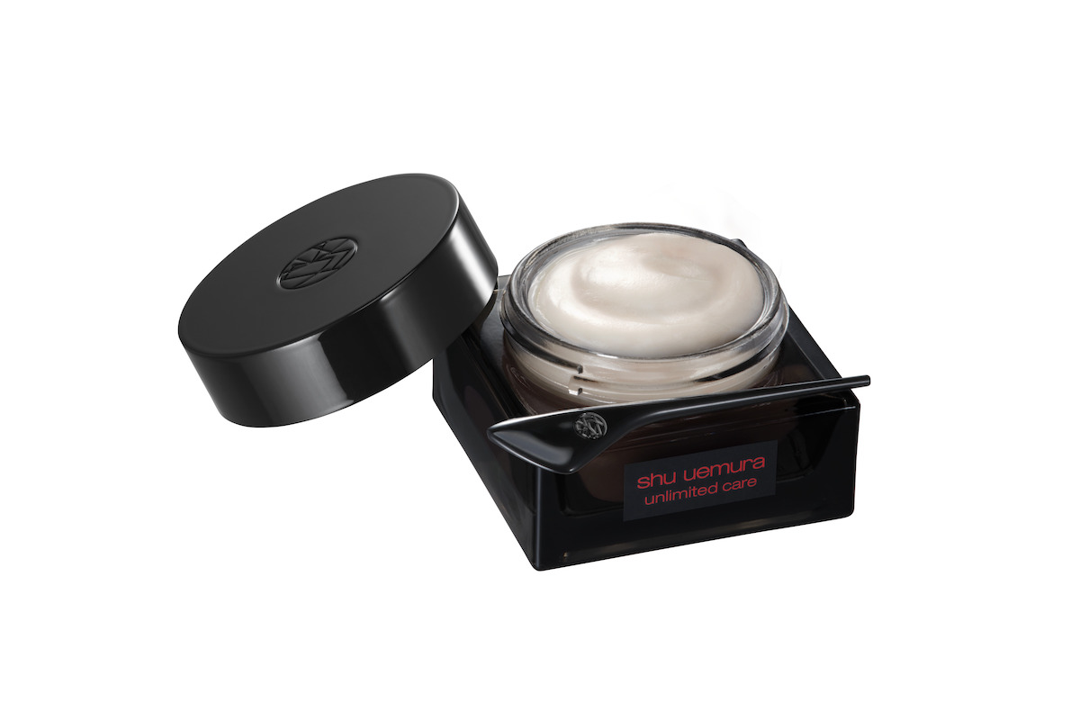シュウ ウエムラ」からスキンケアもかなえる化粧下地が登場 “モチっと