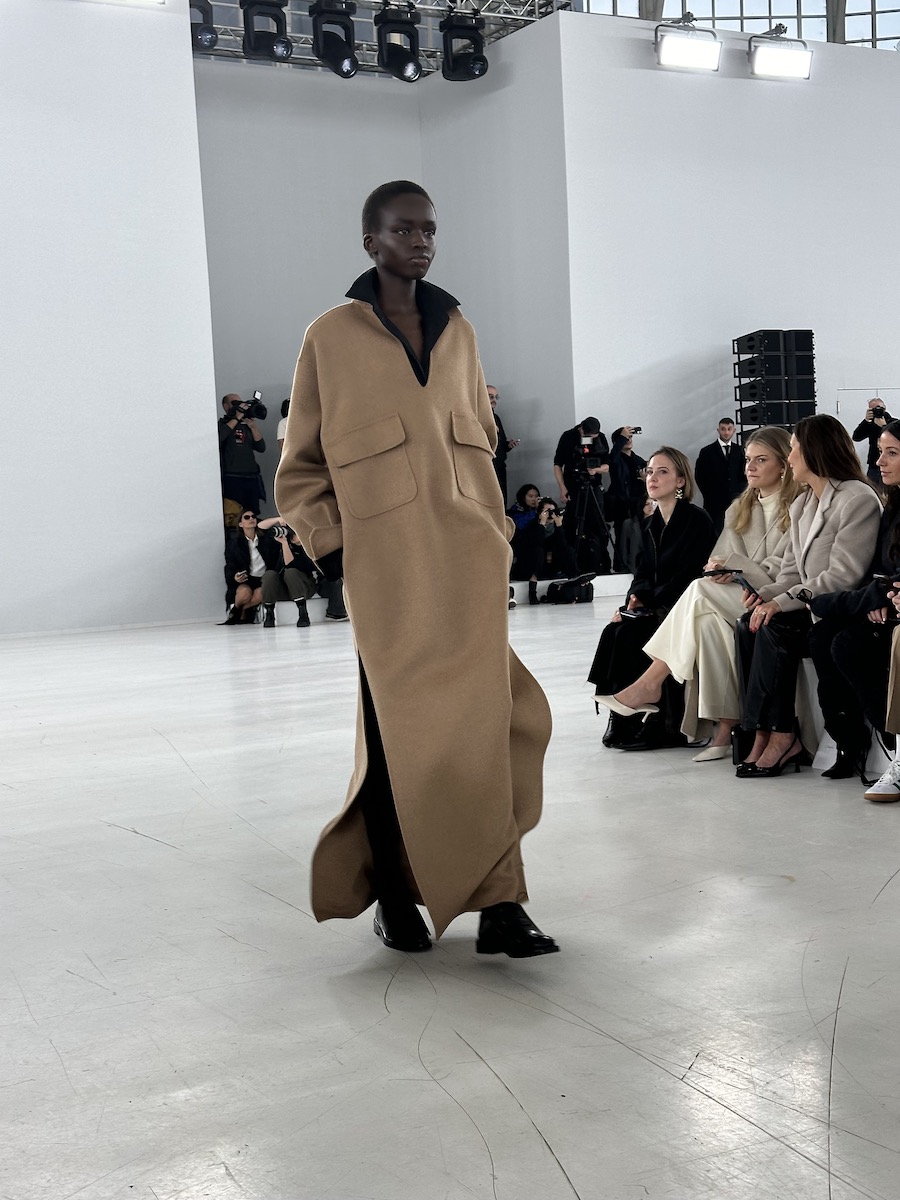 永野芽郁と「プラダ」を考える、トム フォードより「トム フォード」な