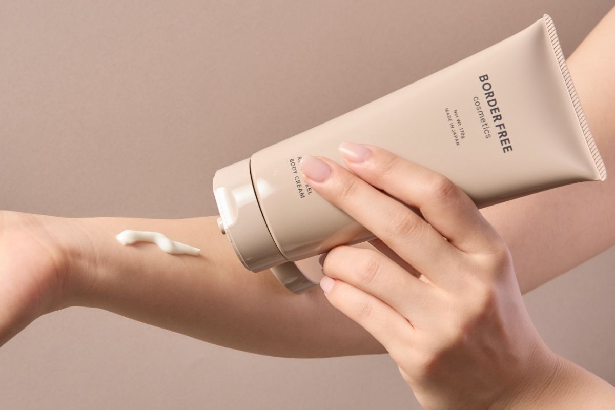 ボーダーフリーコスメティクス」がレチノール配合のボディークリームを