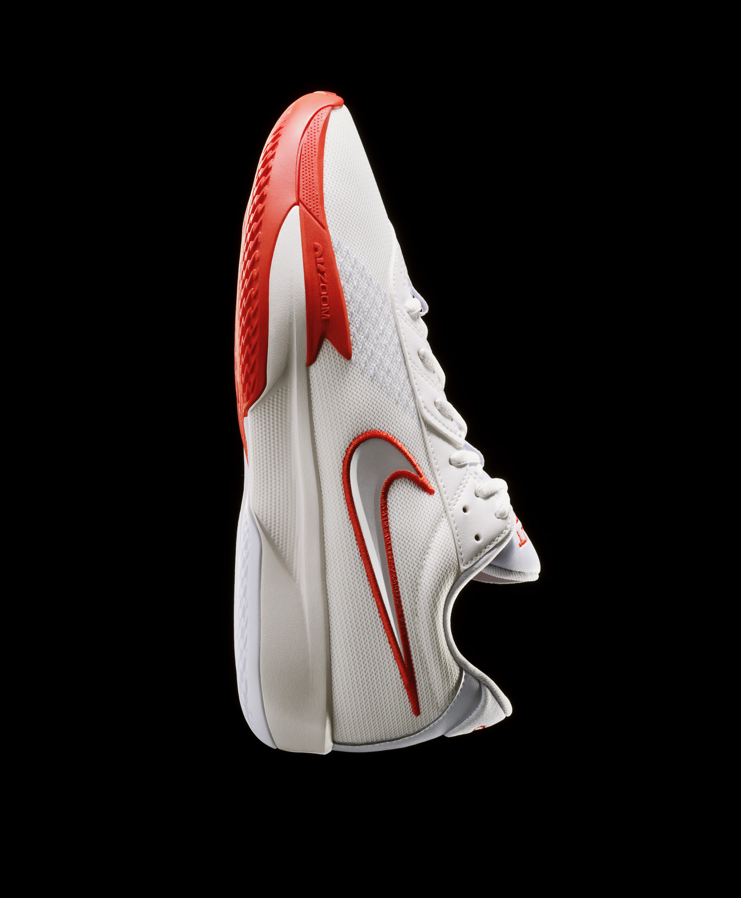 G.T. カット 3でバスケットボールシューズにNike ZoomXフォームを導入